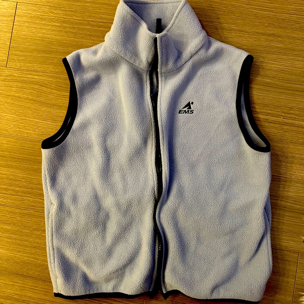 old school (late 1990s) Eastern Mountain Sports (EMS) women’s fleece vest